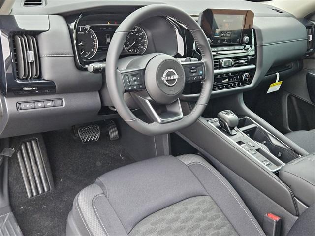 new 2025 Nissan Pathfinder car, priced at $33,605