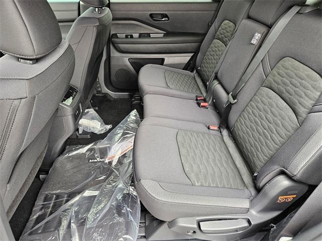 new 2025 Nissan Pathfinder car, priced at $33,605