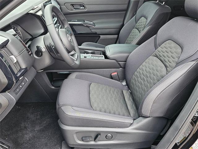 new 2025 Nissan Pathfinder car, priced at $33,605