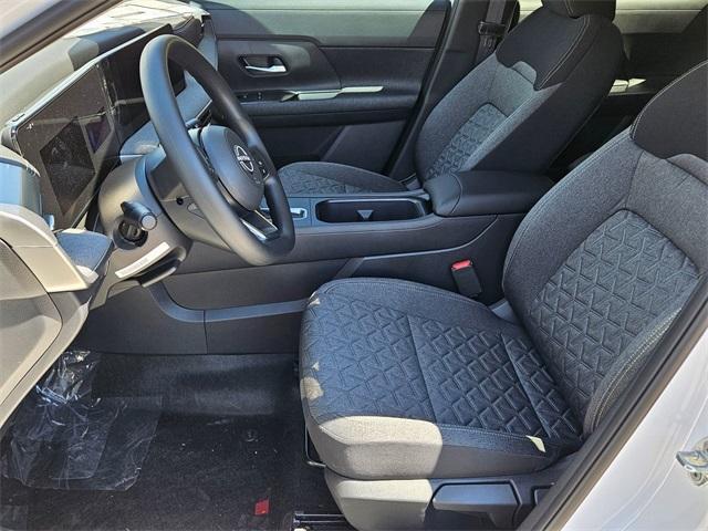 new 2025 Nissan Kicks car, priced at $26,075