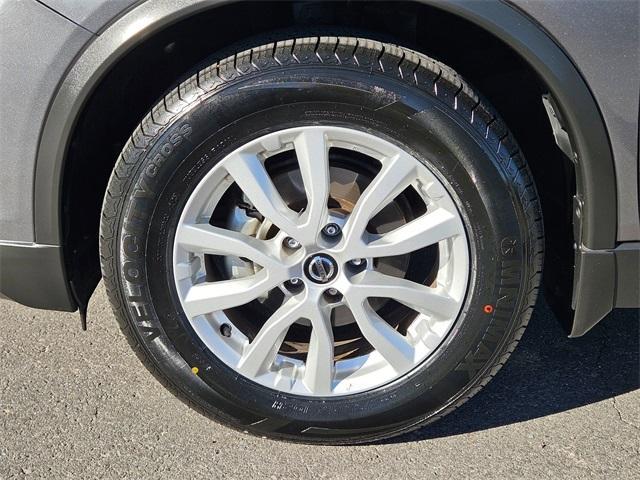 used 2019 Nissan Rogue car, priced at $17,787