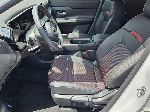 new 2025 Nissan Kicks car, priced at $29,317