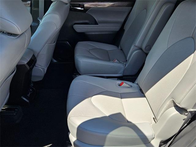 used 2024 Toyota Highlander car, priced at $48,987