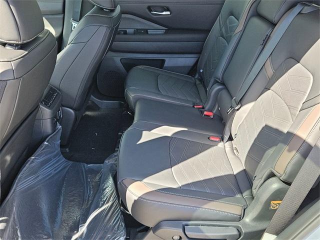 new 2025 Nissan Pathfinder car, priced at $43,472