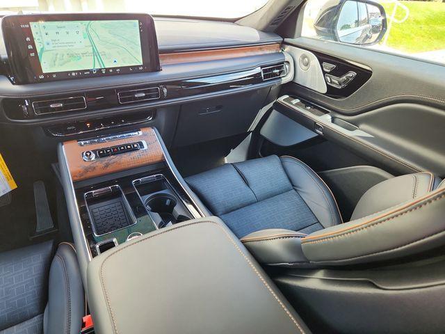 new 2025 Lincoln Aviator car, priced at $85,570