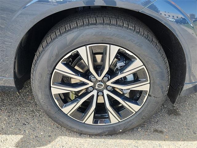 new 2025 Volvo XC60 car, priced at $51,570