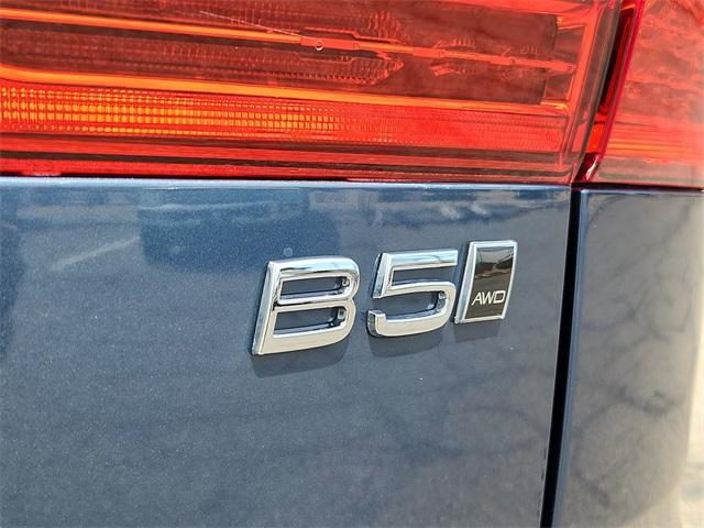 new 2025 Volvo XC60 car, priced at $51,570