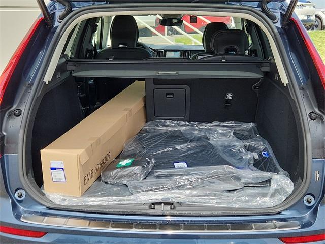 new 2025 Volvo XC60 car, priced at $51,570
