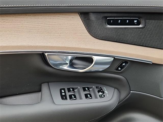 new 2025 Volvo XC90 car, priced at $66,295