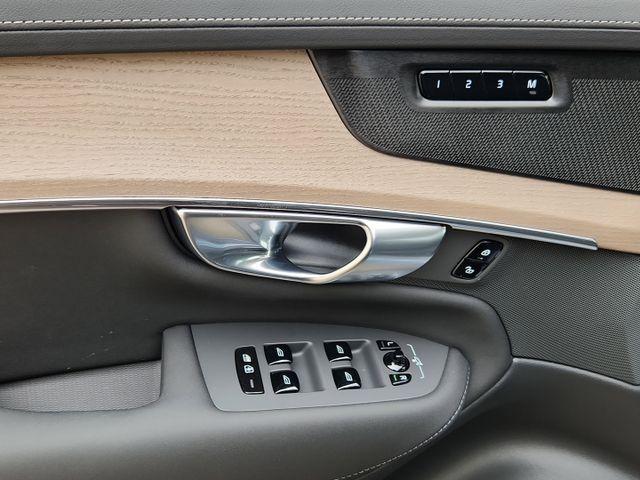new 2025 Volvo XC90 car, priced at $66,295