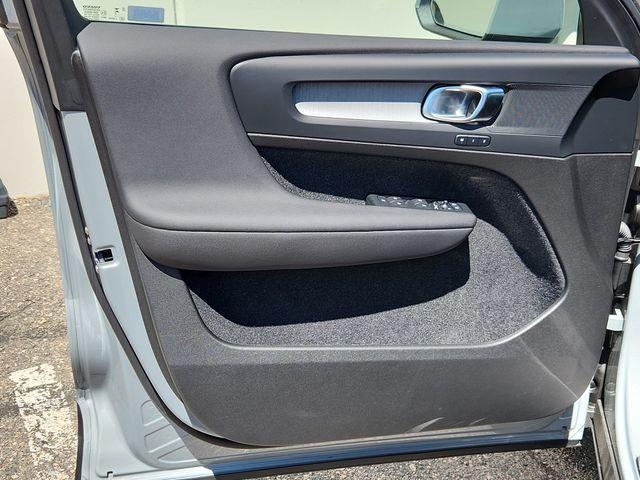 new 2025 Volvo XC40 car, priced at $45,235