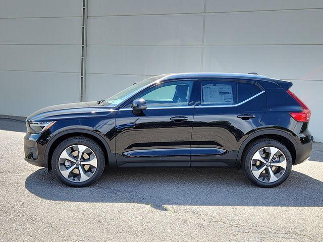 new 2025 Volvo XC40 car, priced at $44,035