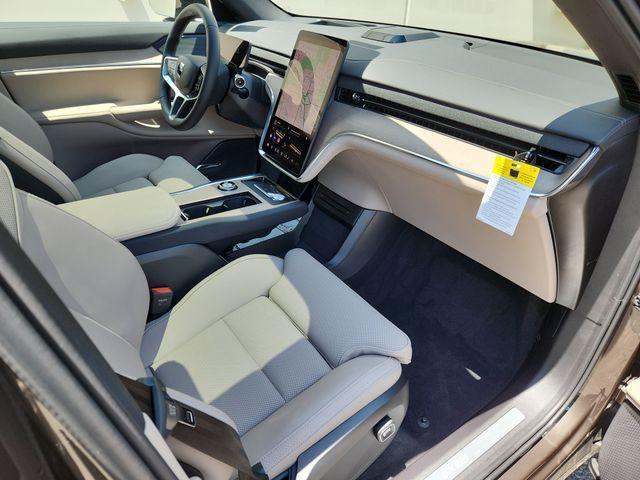 new 2025 Volvo EX90 car, priced at $87,305