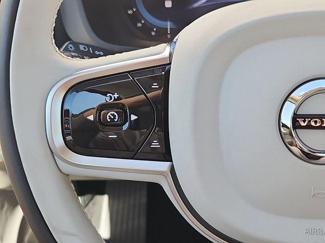 new 2025 Volvo XC60 car, priced at $55,335