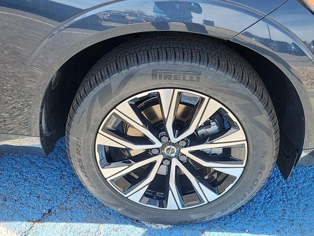 new 2025 Volvo XC60 car, priced at $51,535