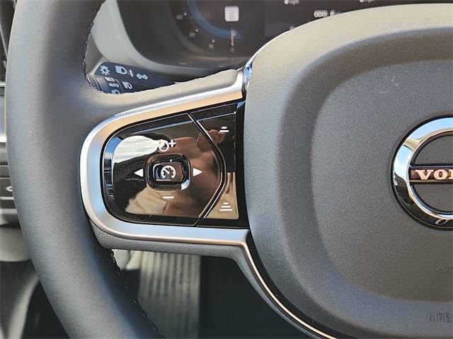new 2025 Volvo XC60 car, priced at $54,725