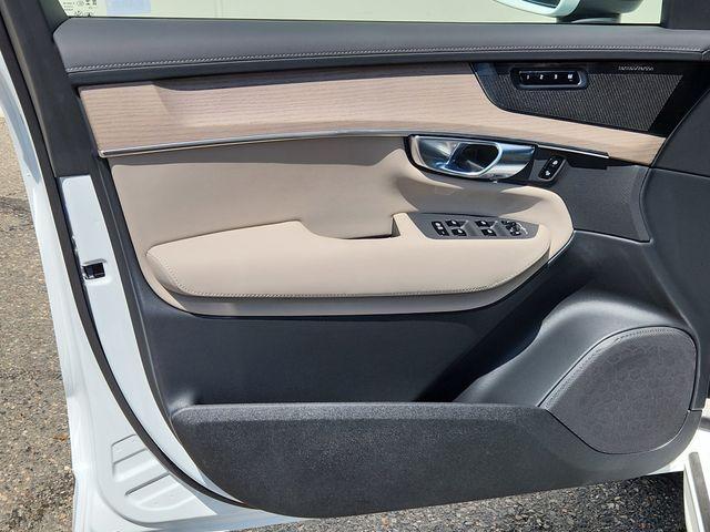 new 2025 Volvo XC90 car, priced at $62,555