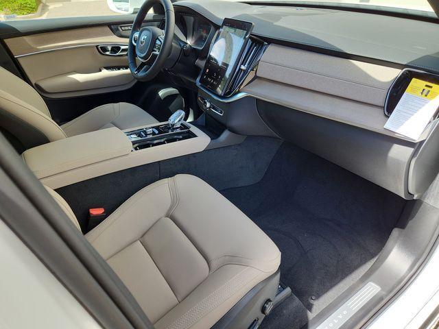 new 2025 Volvo XC90 car, priced at $62,555