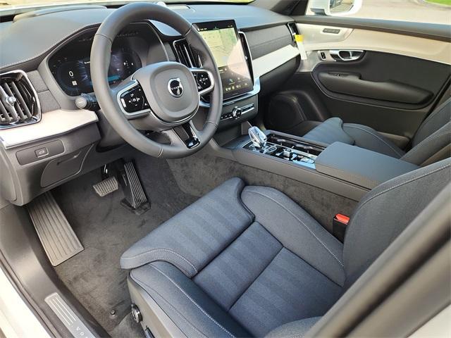 new 2025 Volvo XC90 car, priced at $77,345