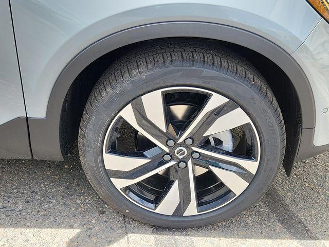 new 2025 Volvo XC40 car, priced at $50,565