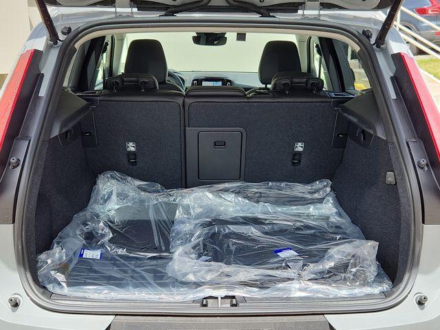 new 2025 Volvo XC40 car, priced at $50,565