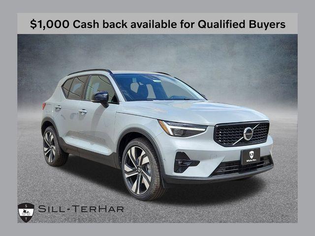 new 2025 Volvo XC40 car, priced at $50,565
