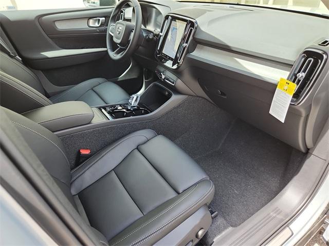 new 2025 Volvo XC40 car, priced at $51,565