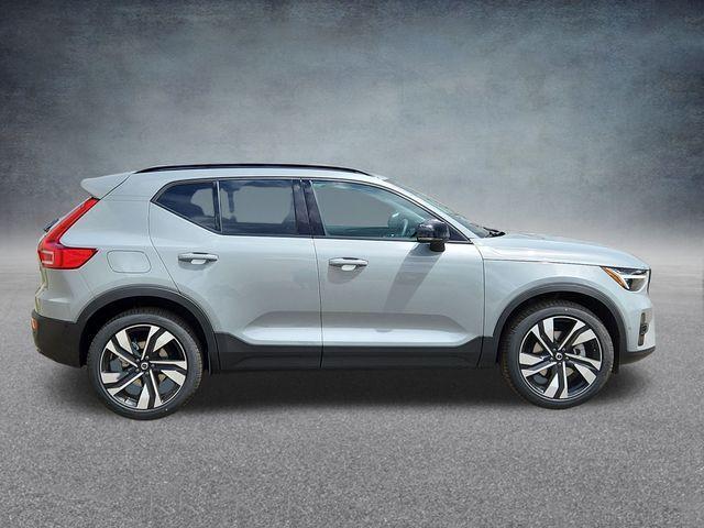 new 2025 Volvo XC40 car, priced at $51,565