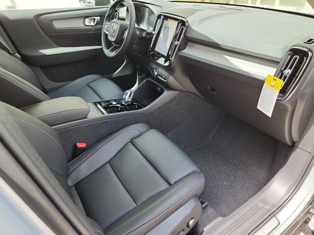 new 2025 Volvo XC40 car, priced at $51,565