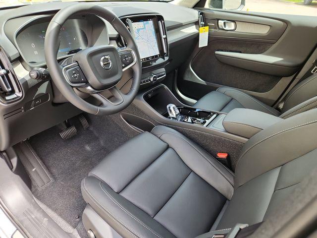 new 2025 Volvo XC40 car, priced at $51,565