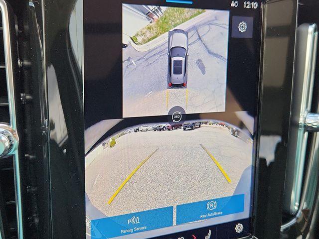 new 2025 Volvo XC40 car, priced at $50,565