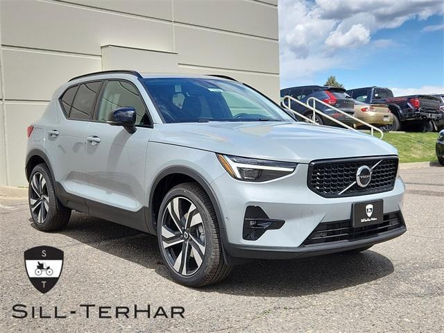 new 2025 Volvo XC40 car, priced at $51,565