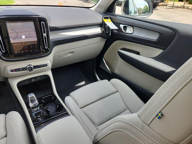 new 2026 Volvo XC40 car