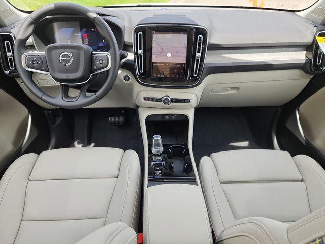 new 2026 Volvo XC40 car