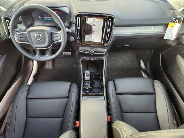 new 2026 Volvo XC40 car