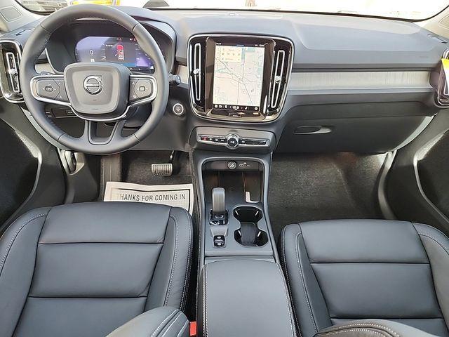 new 2025 Volvo XC40 car, priced at $46,035