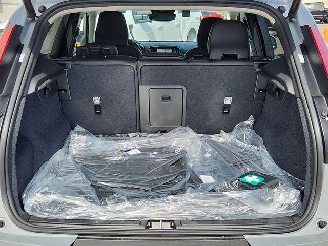 new 2025 Volvo XC40 car, priced at $46,035
