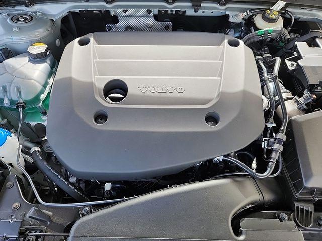 new 2025 Volvo XC40 car, priced at $46,035