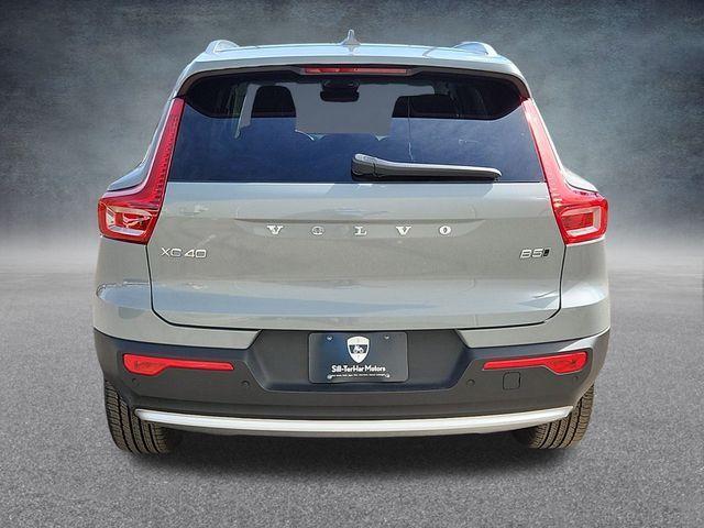 new 2025 Volvo XC40 car, priced at $46,035