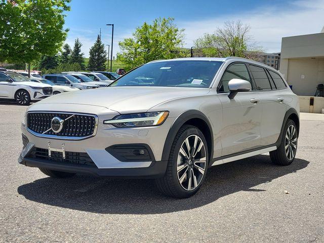 new 2025 Volvo V60 Cross Country car, priced at $59,025