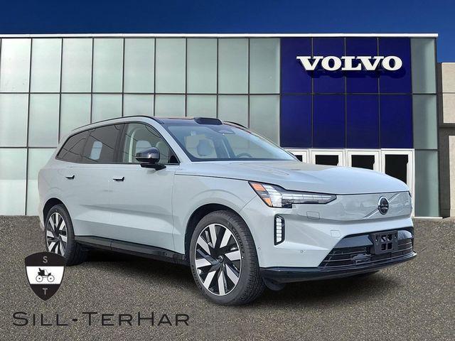 new 2025 Volvo EX90 car, priced at $84,640