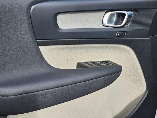 new 2026 Volvo XC40 car