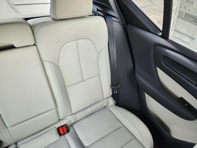 new 2026 Volvo XC40 car