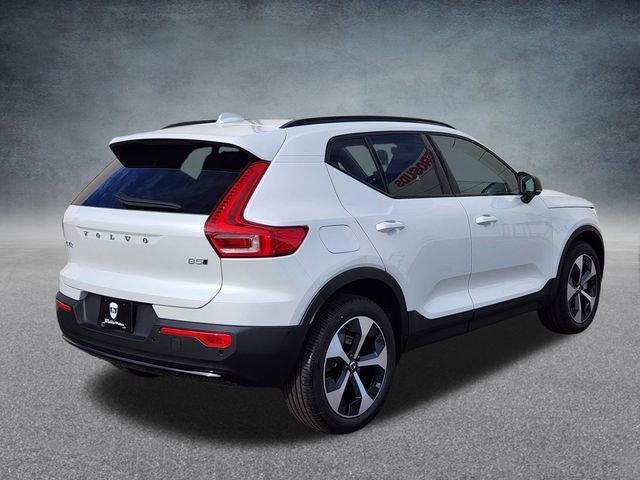new 2026 Volvo XC40 car