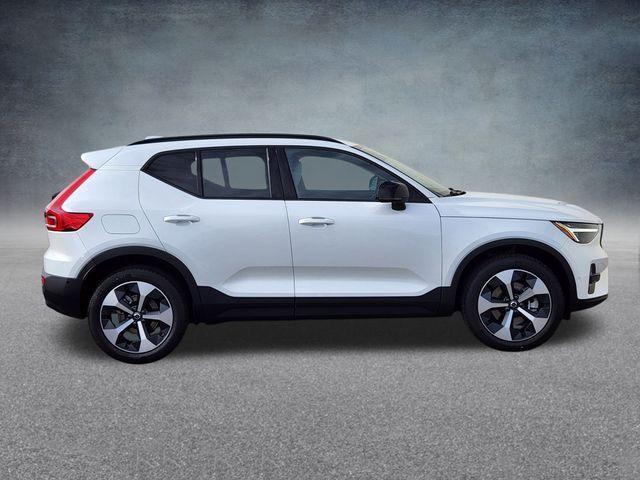 new 2026 Volvo XC40 car