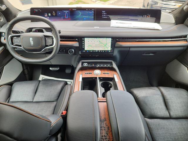 new 2025 Lincoln Navigator car, priced at $118,940
