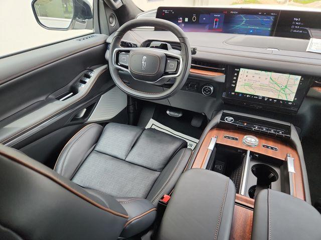 new 2025 Lincoln Navigator car, priced at $118,940
