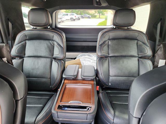 new 2025 Lincoln Navigator car, priced at $118,940