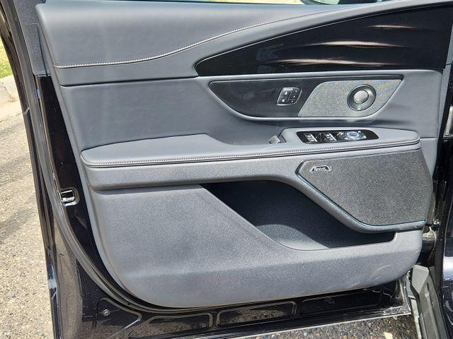 new 2025 Lincoln Nautilus car, priced at $55,953