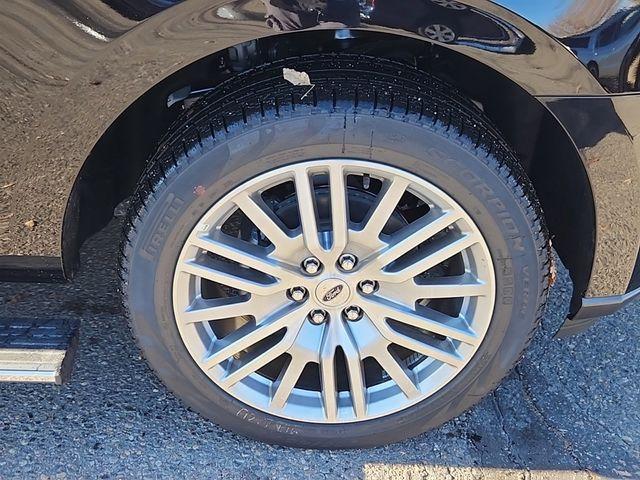 new 2024 Ford Expedition car, priced at $72,820